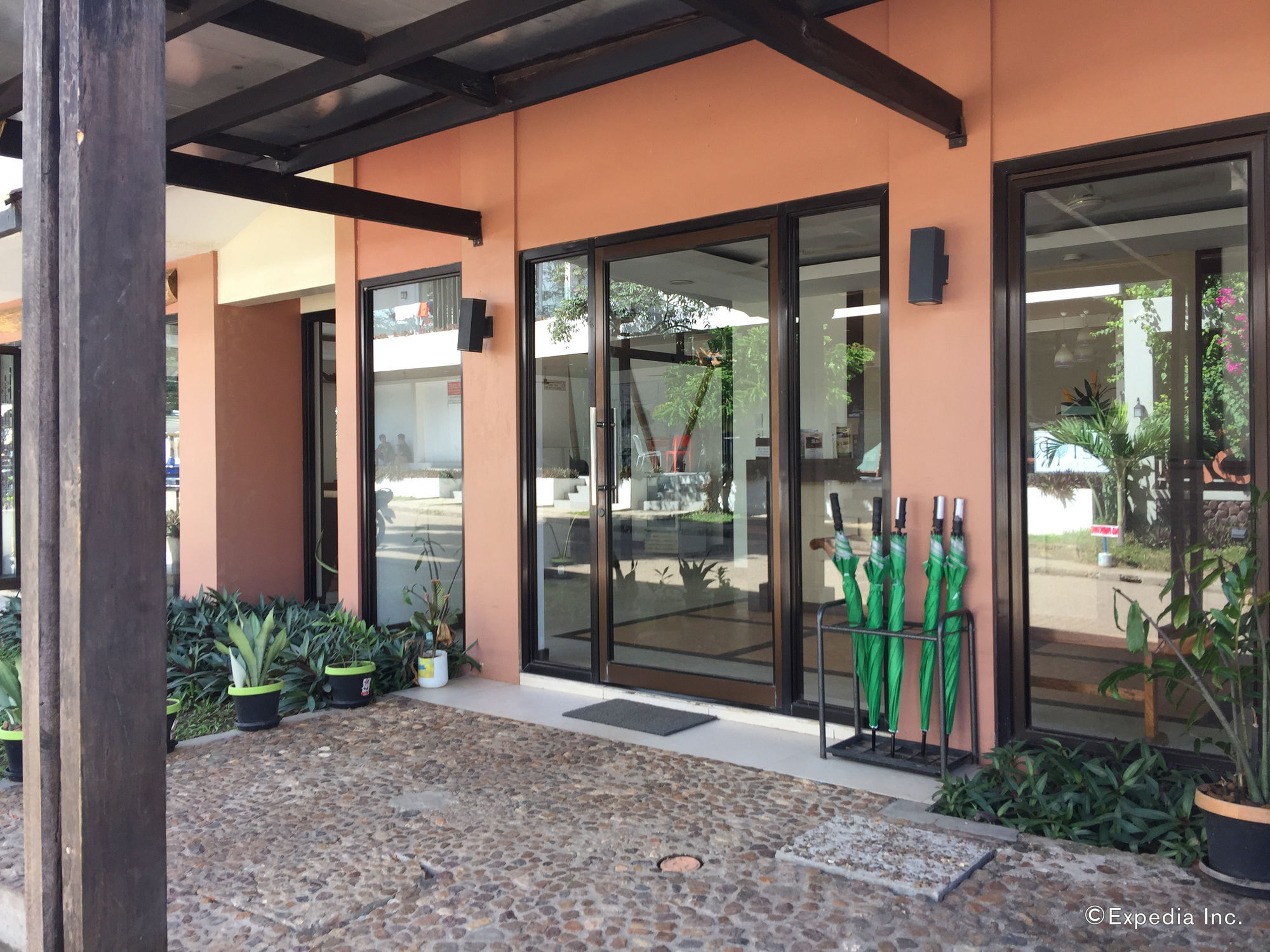 Coron Ecolodge Hotel 2*