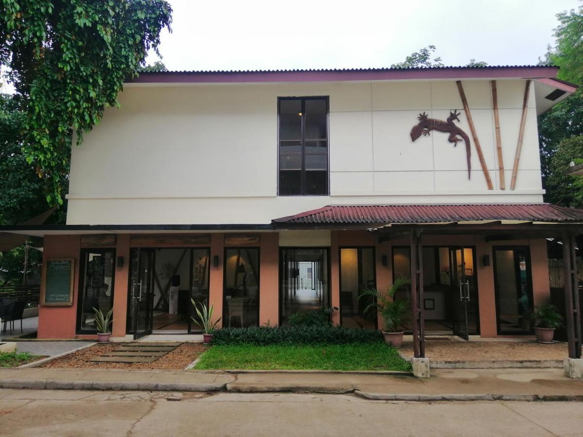 Coron Ecolodge
